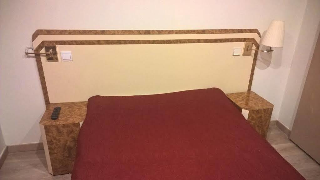 Azur Montmartre Paris